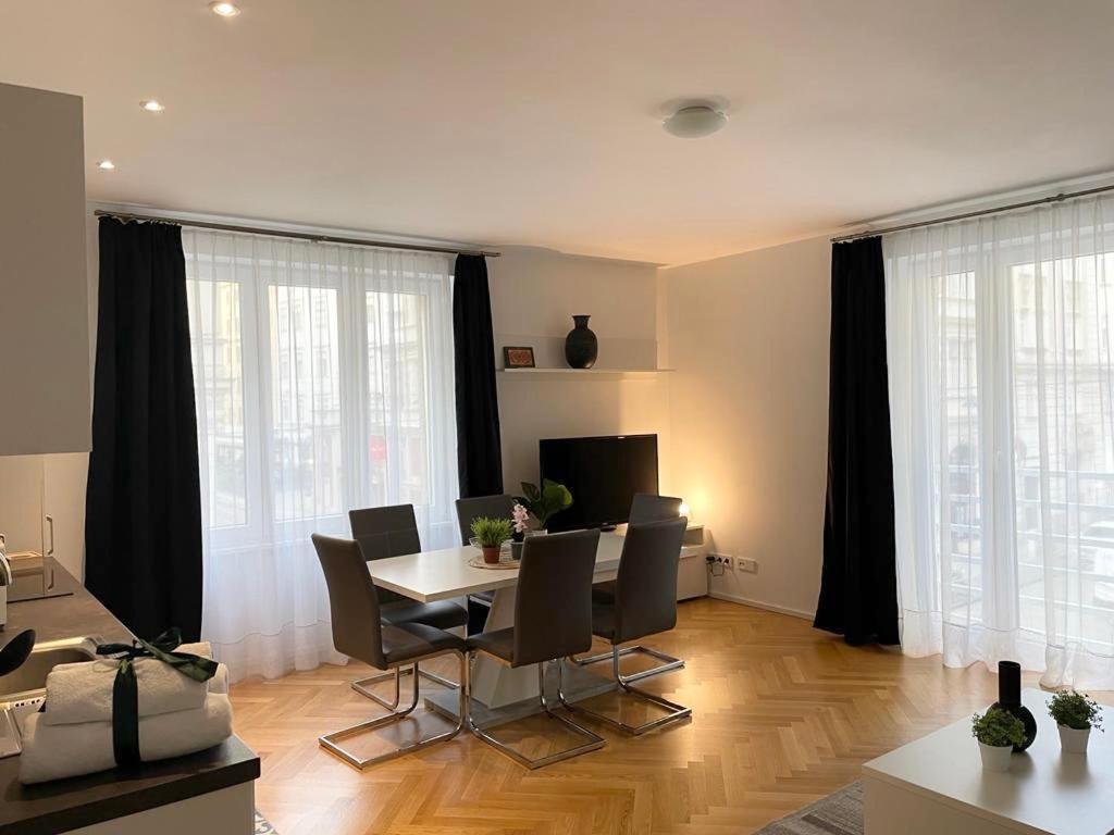 1St City La Opera Suites Wien Exteriör bild