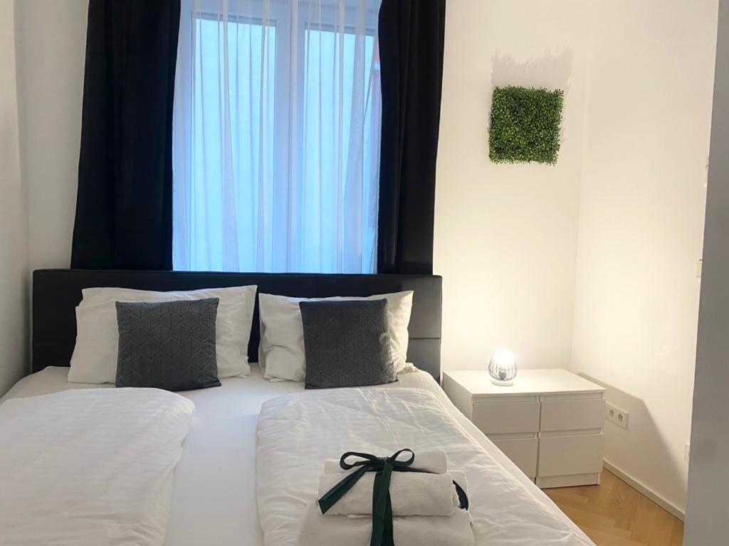 1St City La Opera Suites Wien Exteriör bild