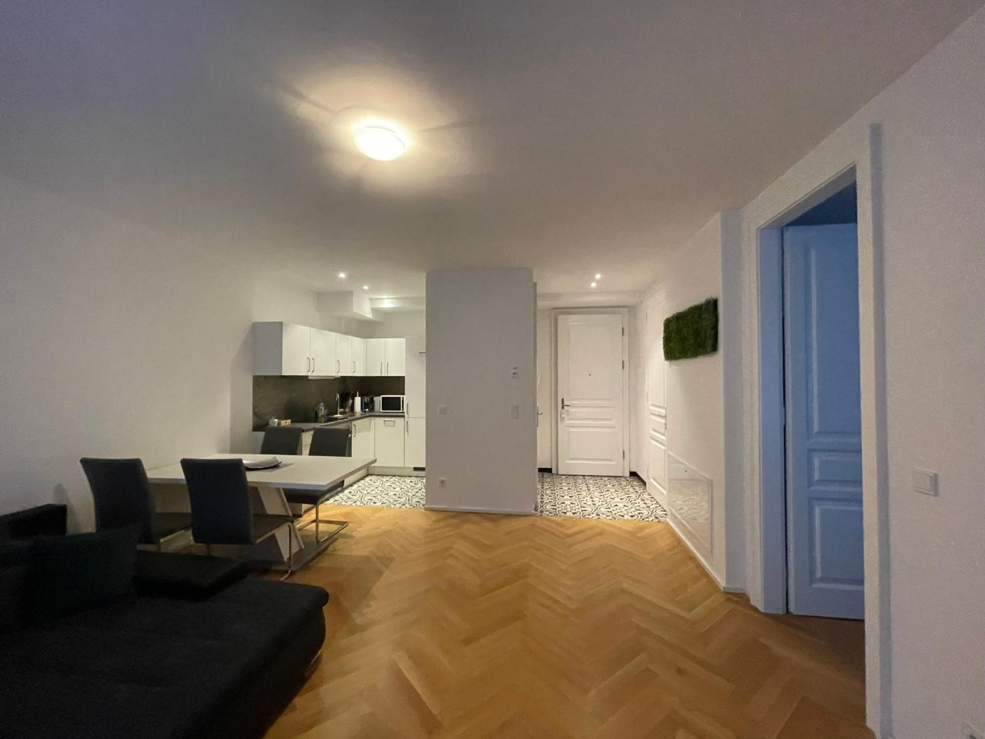 1St City La Opera Suites Wien Exteriör bild