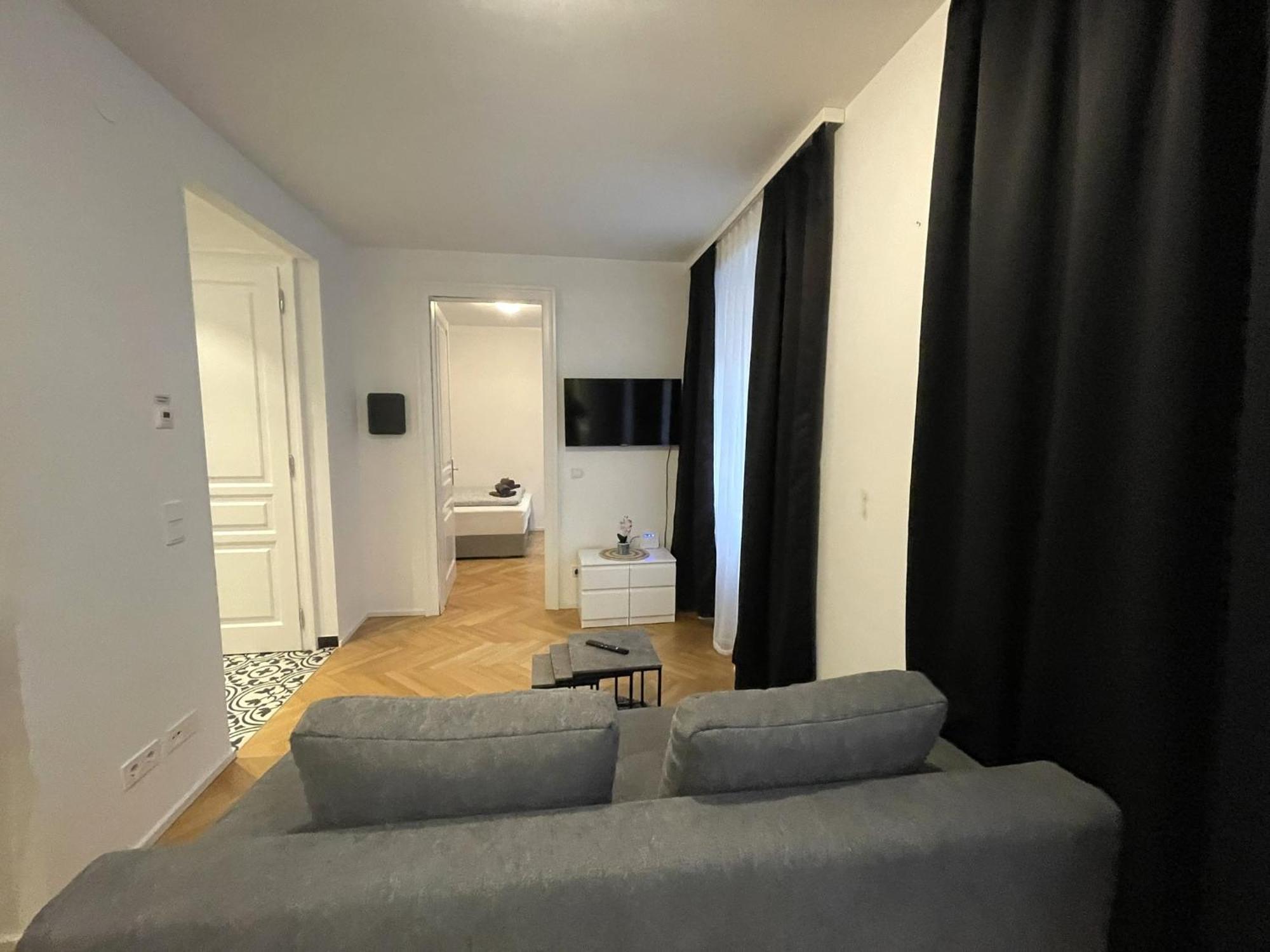 1St City La Opera Suites Wien Exteriör bild