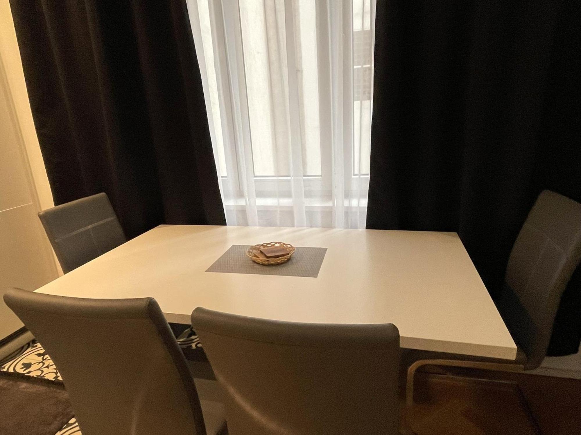 1St City La Opera Suites Wien Exteriör bild